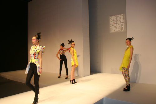 �Ĵ����\�C��ꖡ����౱�� ���b��(chu��ng)�����r(sh��)����